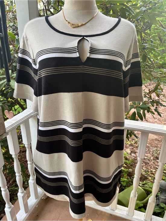 Avenue Tops - AVENUE Plus Size 22/24 Black Cream Striped Knit Top Keyhole Neck Short Sleeve